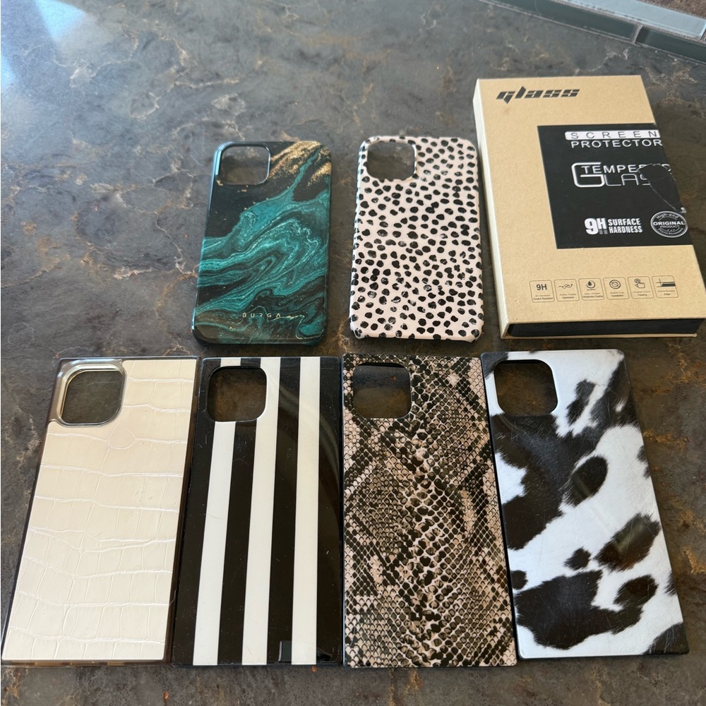 iPhone 12/12 pro Case Set - Stylish Black and White Designs